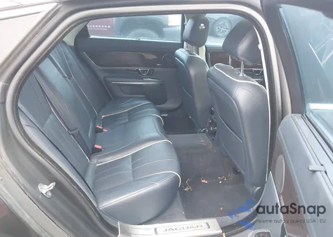 2015 Jaguar Xj Xjl Portfolio z USA, uszkodzony, nr VIN SAJWJ2GD2F8V82366